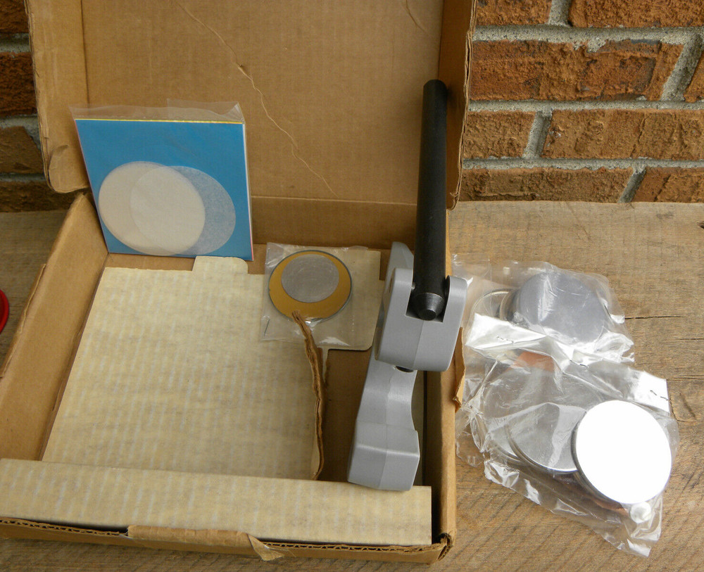 Badge-A-Minit Hand Press Button Maker w/ Accessories