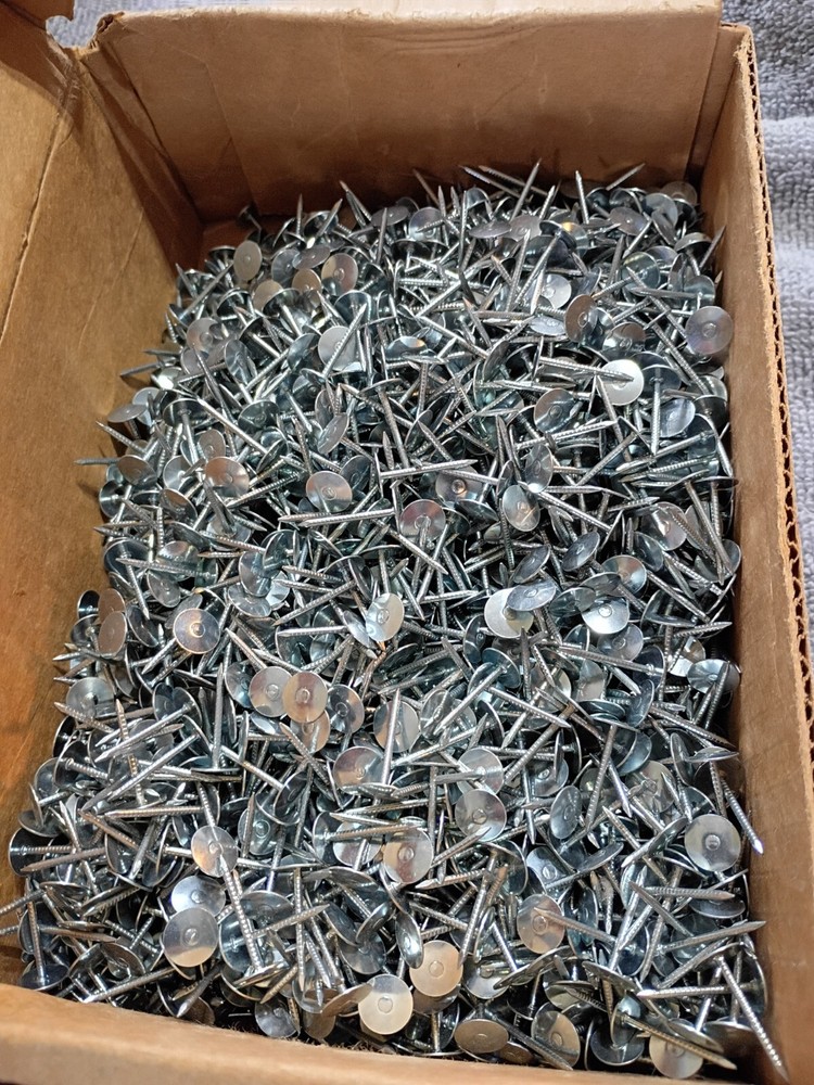Handy Button Machine Co. Pivot Button 3/4" Tacks 25GR Partial Box