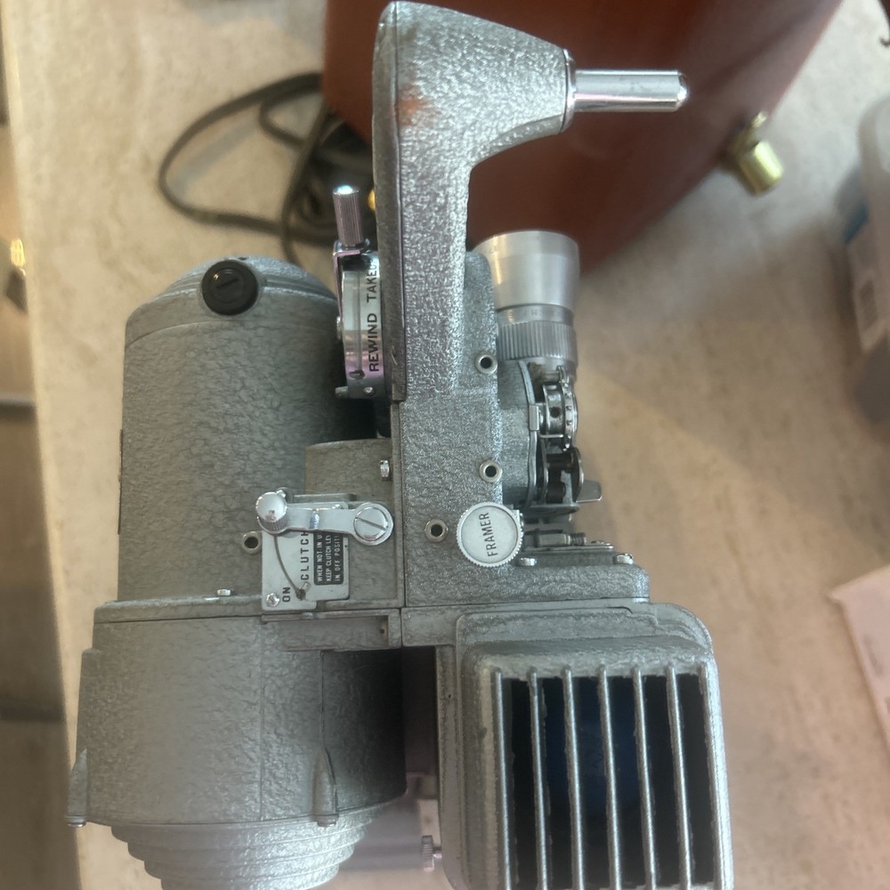 Revere Model 85 8mm projector with Case & Cable (Motor Tested) Read description
