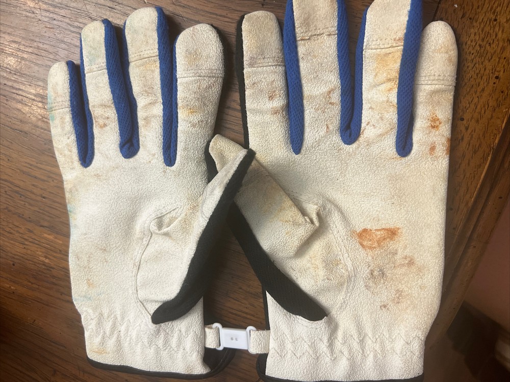 TUSA Womens's Diving Gloves / Used