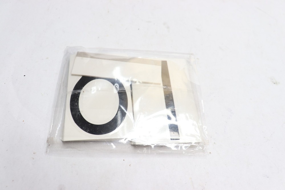 (100-Pk) Vinyl Numbers Kit 1 and 0 Only 3"
