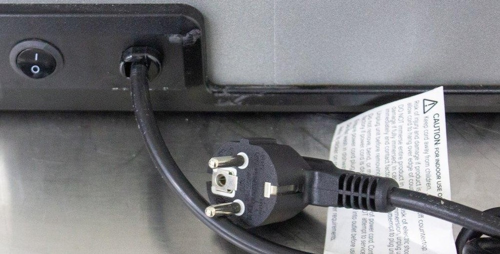 PolyScience WB05 Water Bath - Excellent Temperature Control, 5° to (3320552)