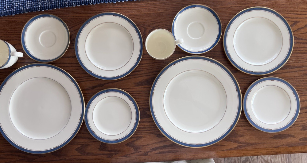 Pfaltzgraff Hampton Bone China, 2 x Place Settings. Excellent condition.