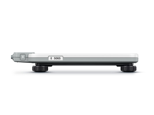 SECA 874+ Flat scale with foot switch and optional Bluetooth® interface