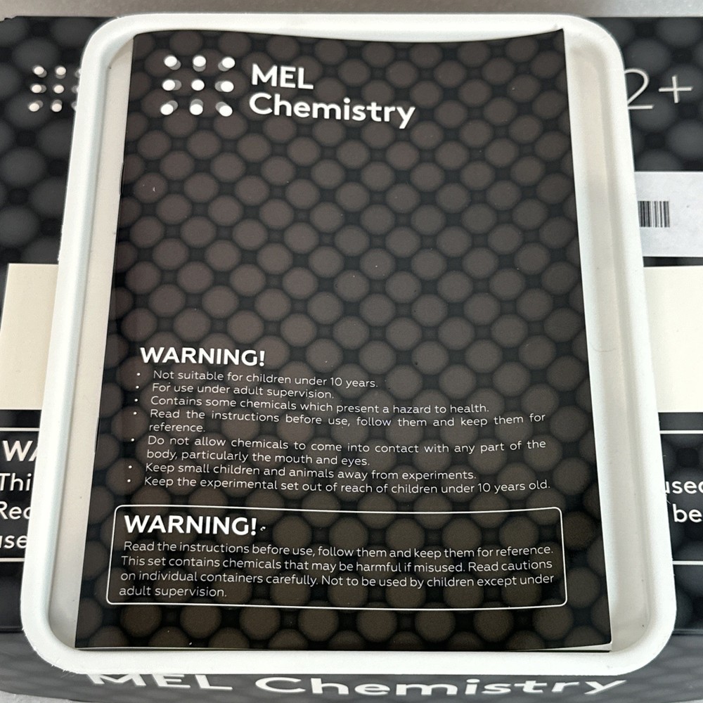 MEL Chemistry Starter Kit w/ 2 Sealed Experiments and VR Headset Science **READ*