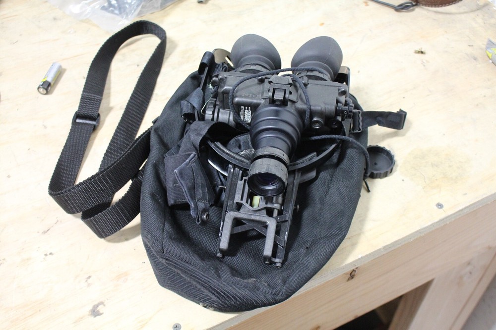 ITT   Night Vision Goggle System NE5001