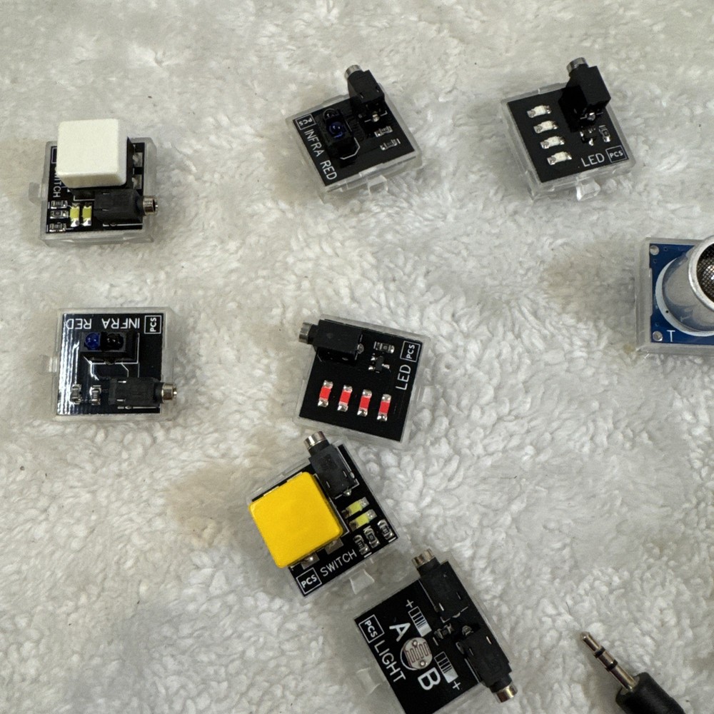 PCS Edventures Discover Robotics Programming Various Parts Large Lot
