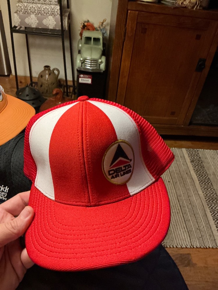 Delta Airlines RED WHITE  Delta Logo Adjustable Trucker Mesh Cap Hat