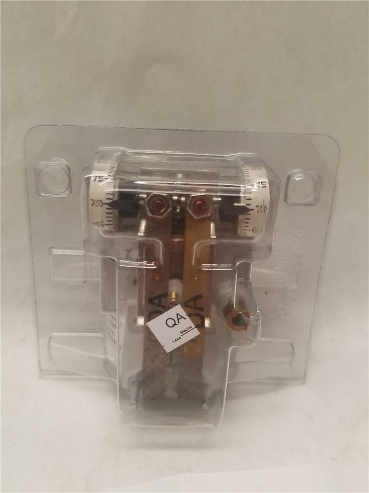 Johnson Controls T-4506-204 Pneumatic Thermostat