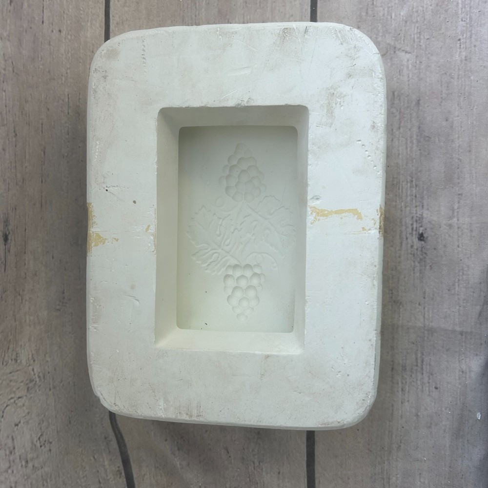 Unbranded Ceramic Casting Mold Grape Cigarette Box Lid #W-325