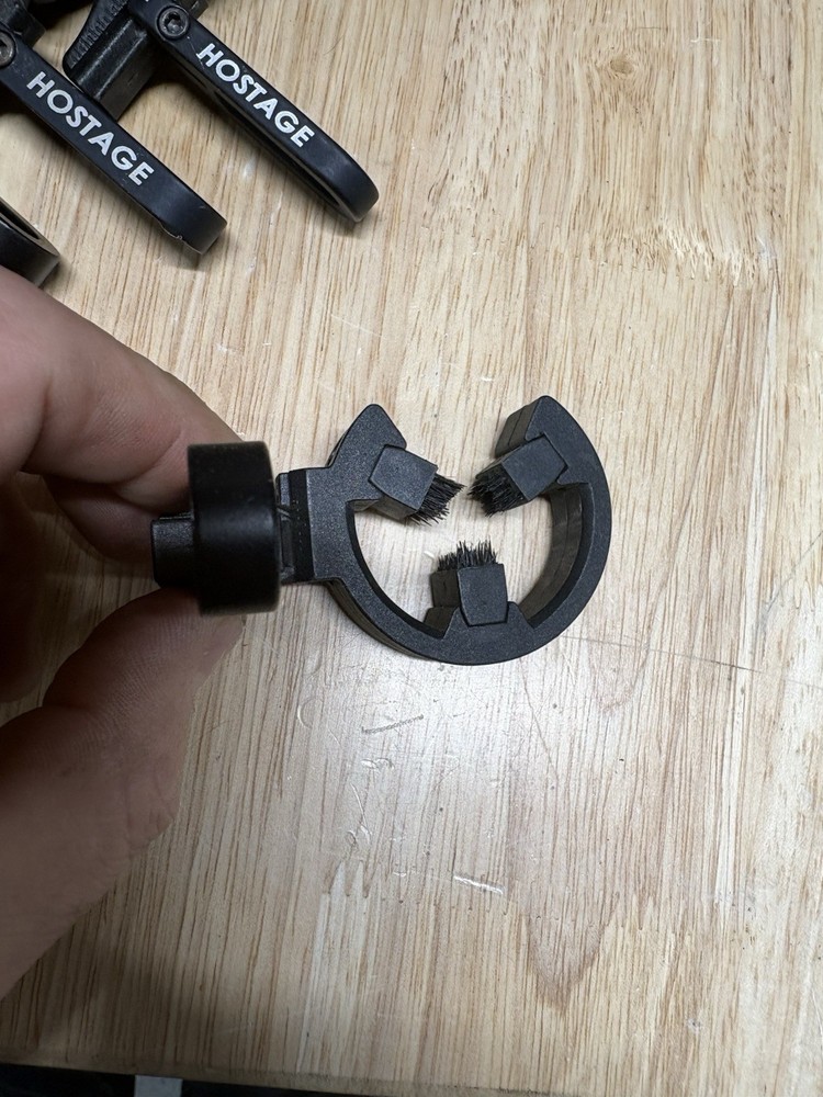 Octane Hostage Containment Arrow Rest Right Or Left Handed