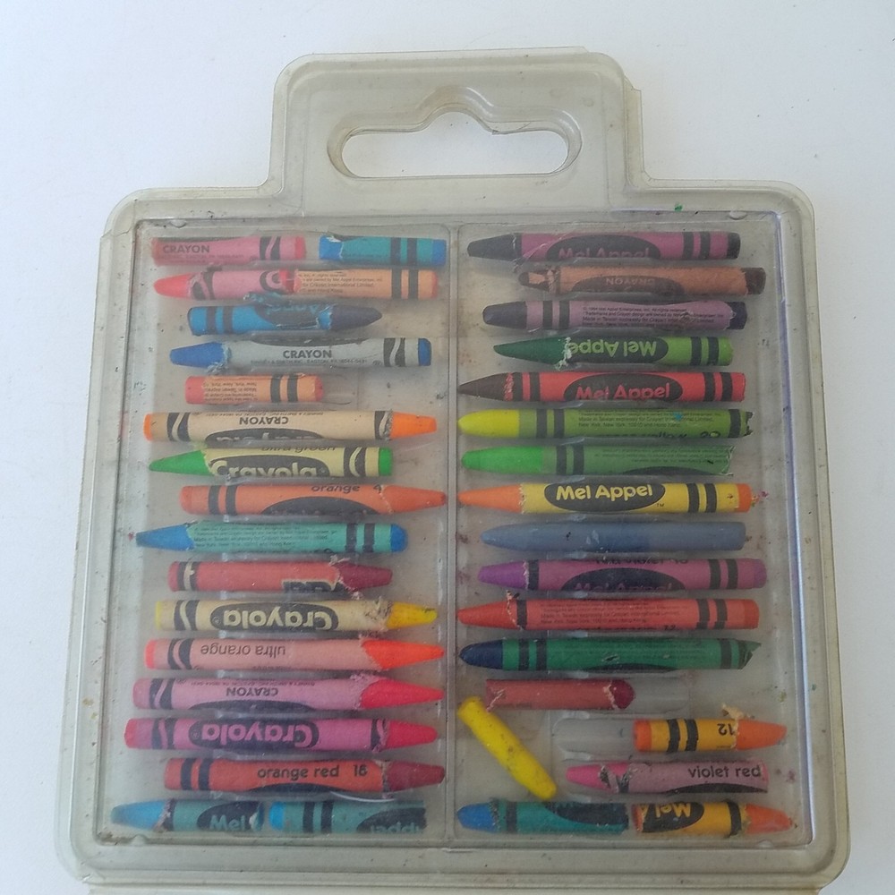 Crayola Crayon Set With Storage Case