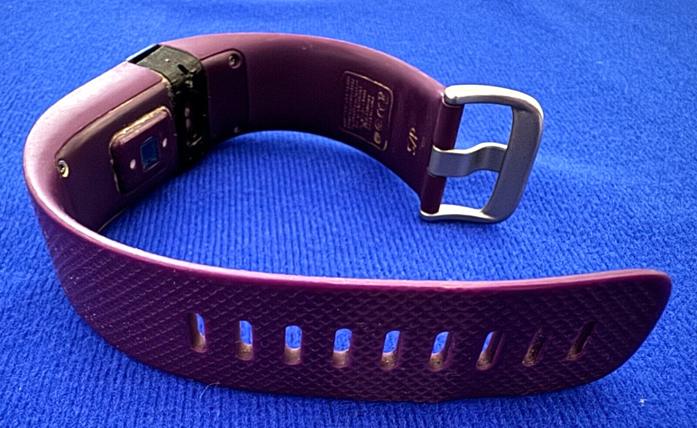 2015 Fitbit Charge HR Activity Tracker Wristband MSIP-CRM-XRA-FB405-Doesn't work