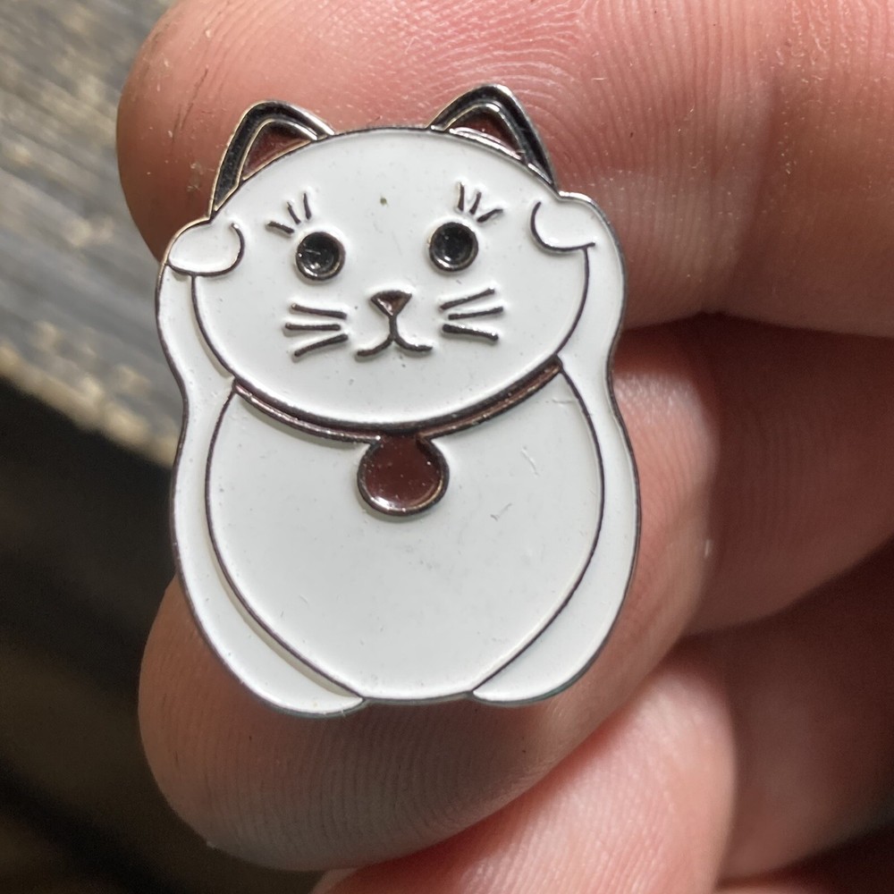 White cat Lapel Pin Vest Collectible EUC K503