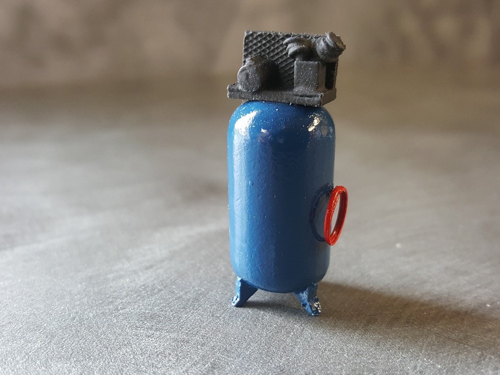 1/64 Custom scratch Farm blue color air compressor