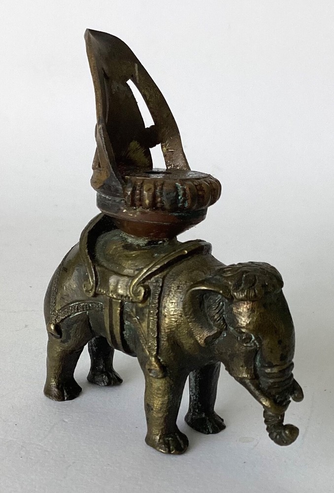 ANTIQUE BRONZE ELEPHANT WITH A HOWDAH !