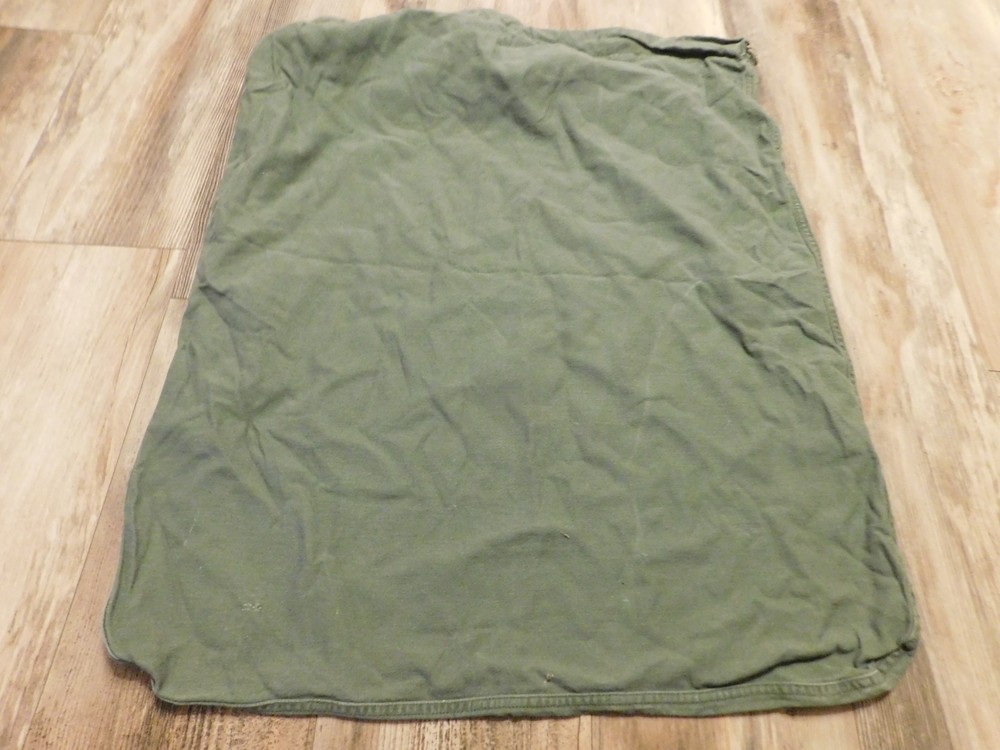 US MILITARY BARRACKS BAG