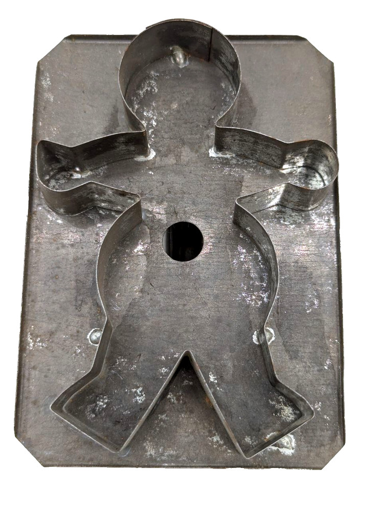 Antique Handmade Tin Cookie Cutter Flat Gingerbread Handle Round Witch AN9