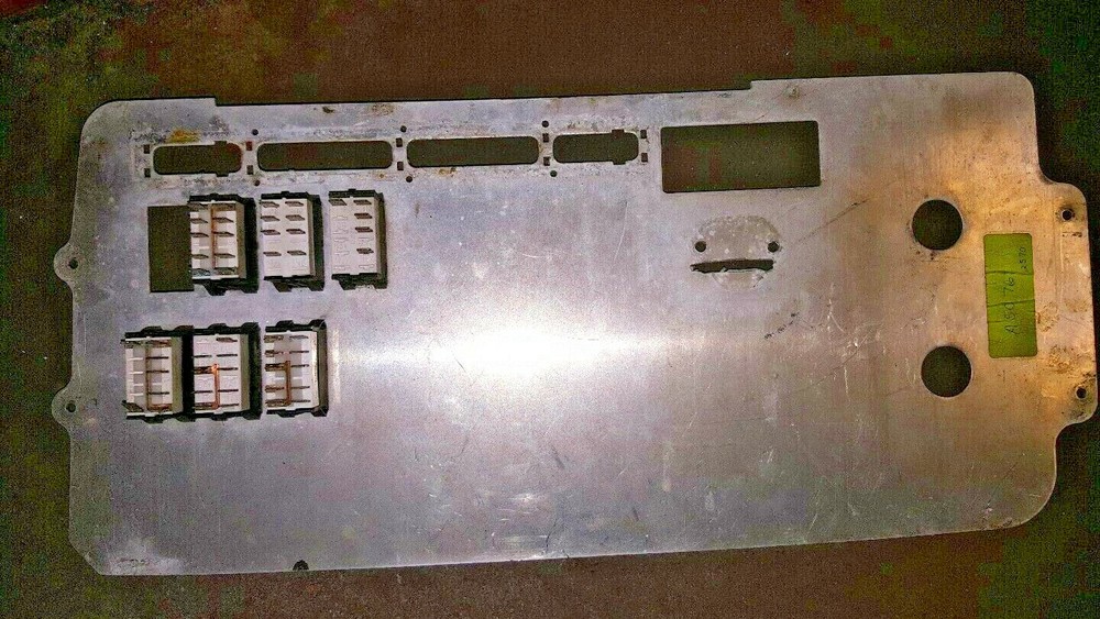 INTERNATIONAL DASH PANEL