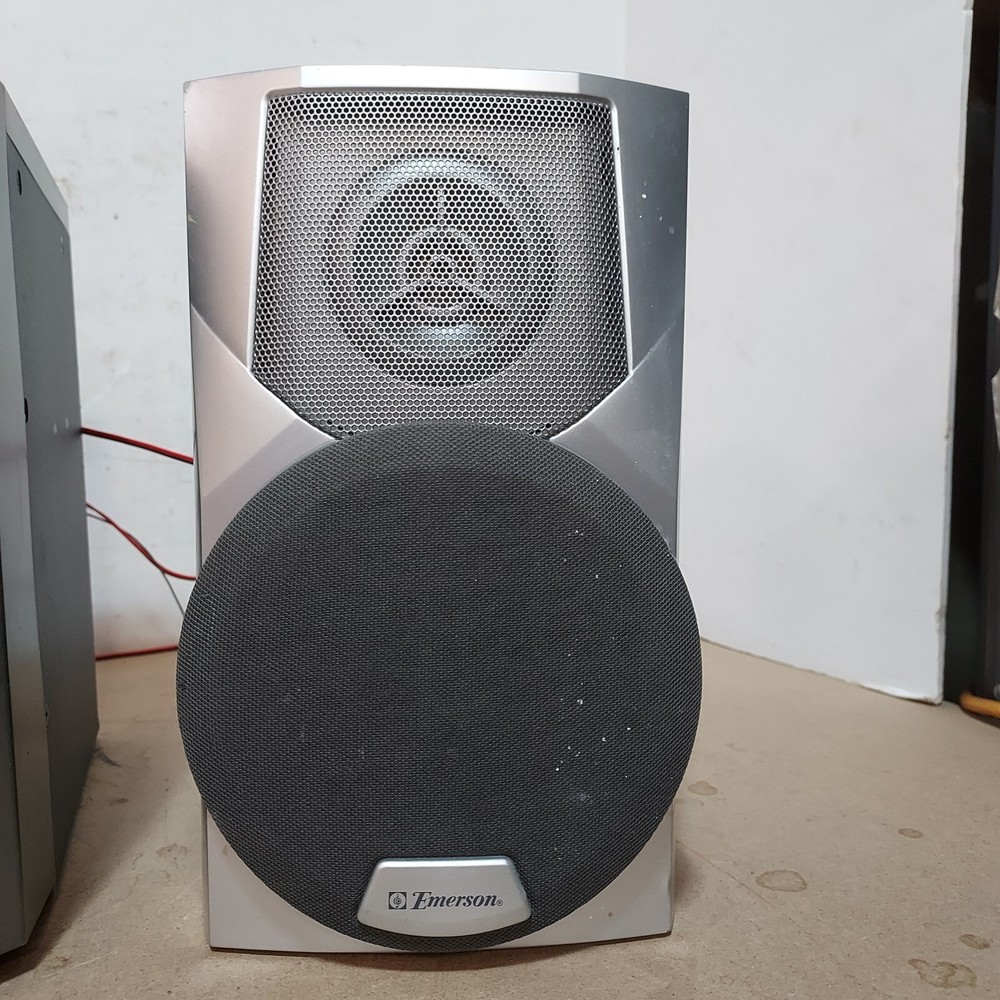 Emerson Compact Disc Player 16 track Model MS7628 - Check Description