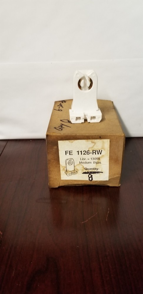 LEVITON ASSORTED LAMP HOLDERS