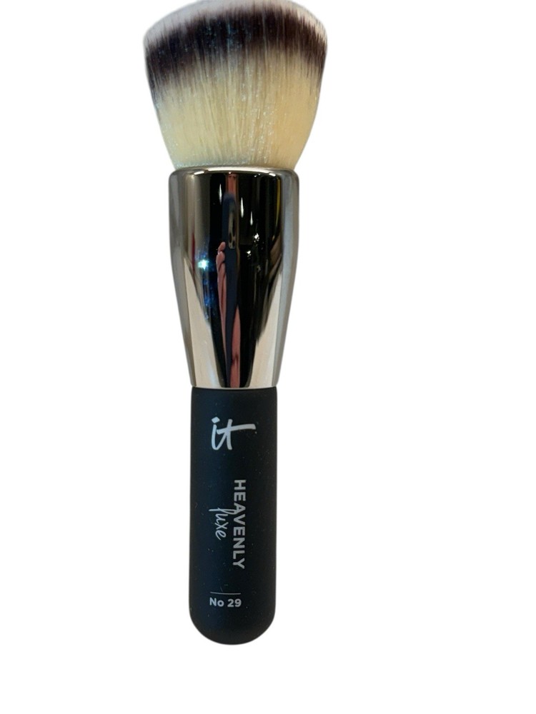 it Cosmetics Heavenly Luxe Solid Serum Foundation Brush No. 29