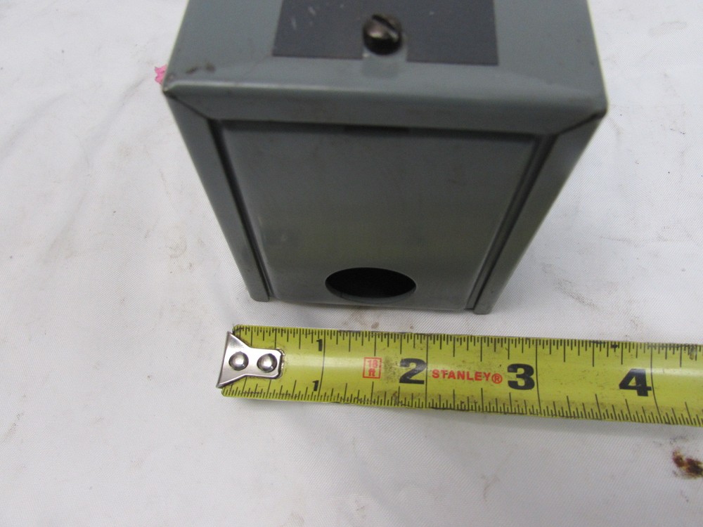 ALLEN BRADLEY 837-A2X221 TEMPERATURE CONTROLLER RANGE -60-50° ***XLNT***