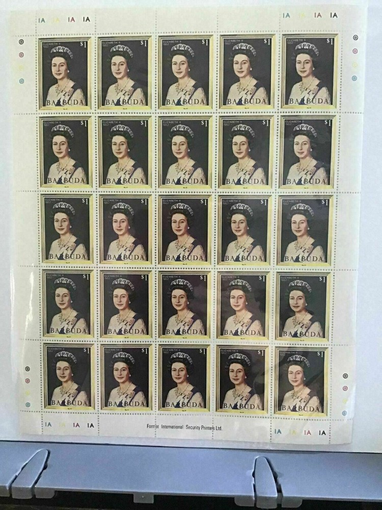 Barbuda Queen Elizabeth 11   stamp sheet R27658A