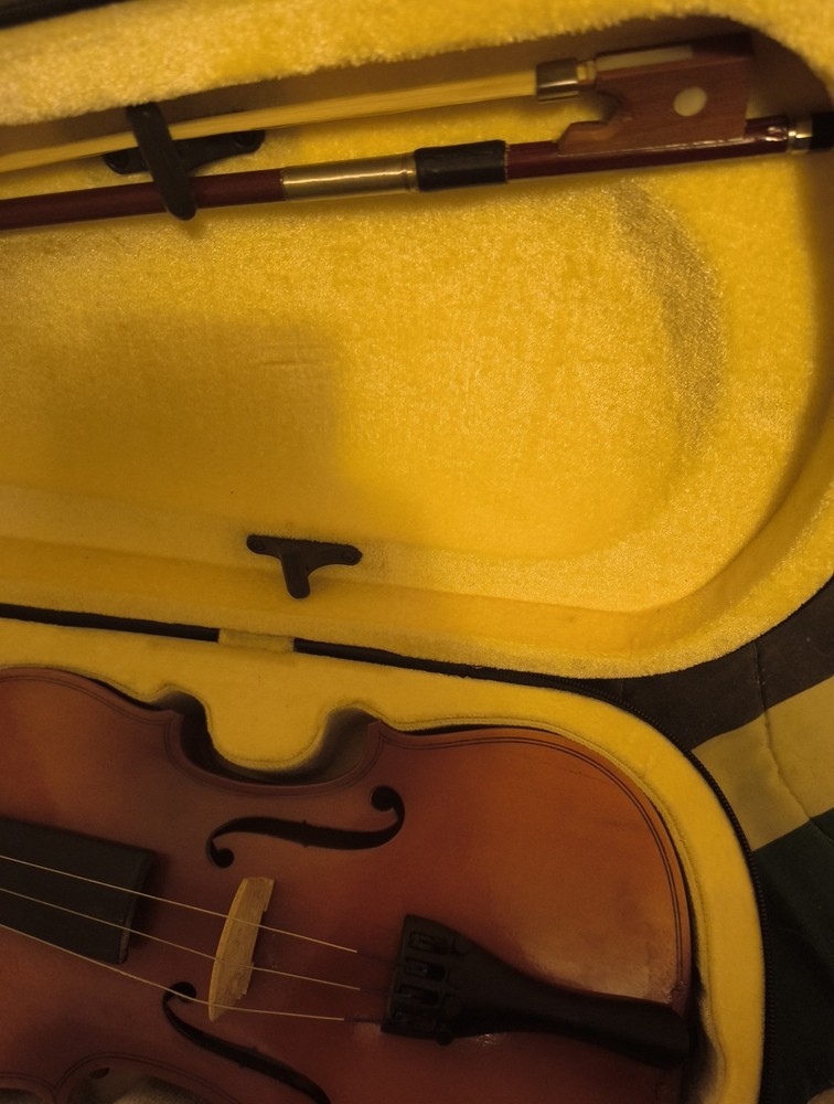 Student Violin With Case Needs Repair