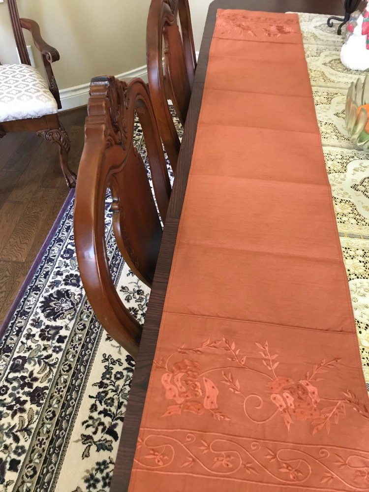NWOT 72" Ridgefield Table Runner-Free S&H