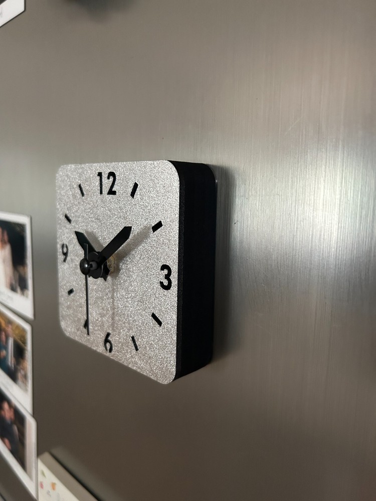 Versatile Fridge Magnet Clock – Silent Quartz, Wood Frame, Gift-Ready