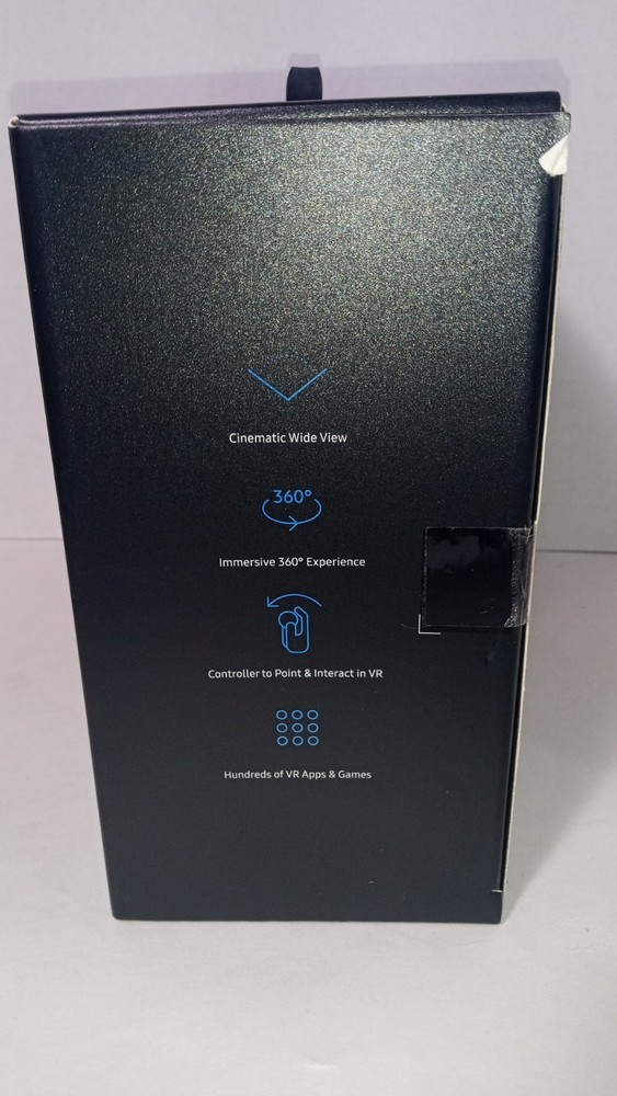 SAMSUNG GEAR VR SM-R324 WITH CONTROLLER