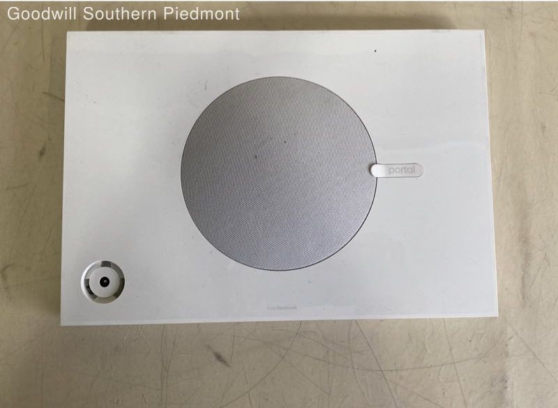 Meta Portal 8" Touch Screen Display White - Tested