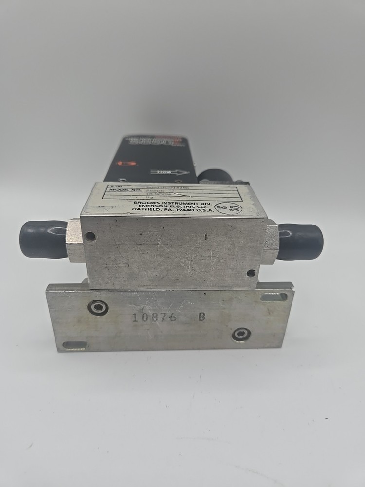 Brooks Mass Flow Controller 5850e (Pair)