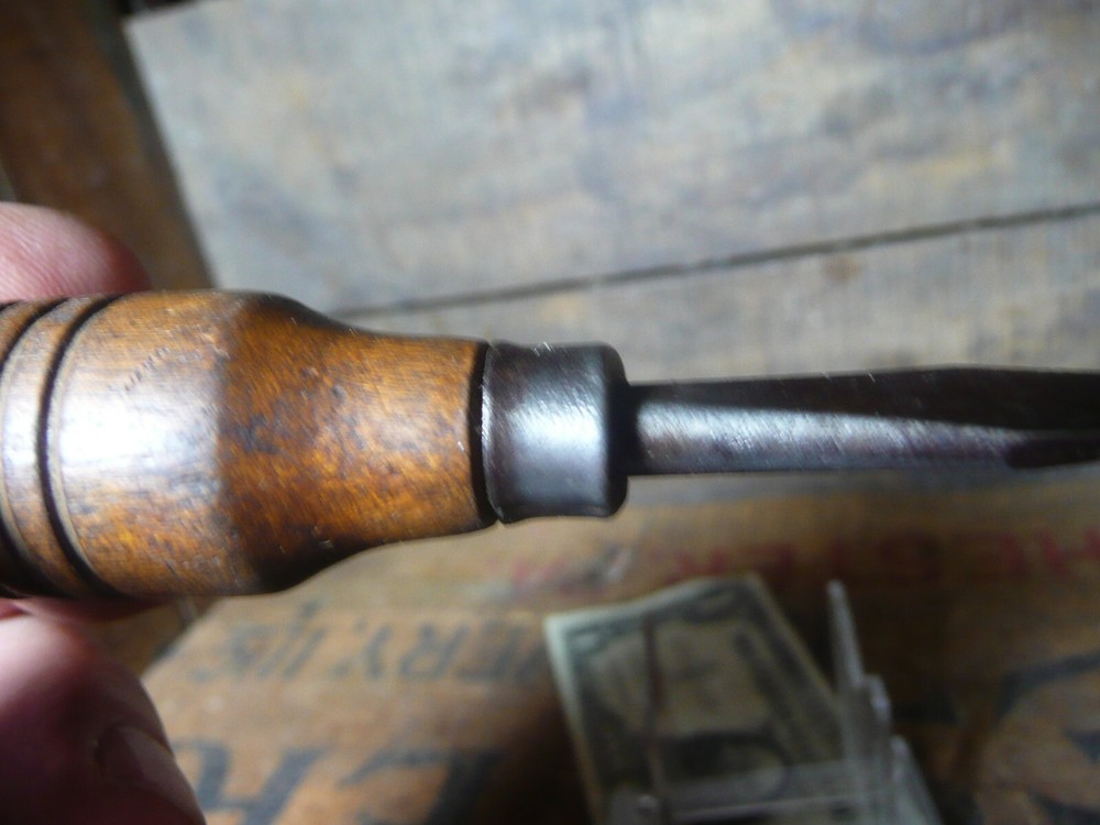 Vintage Decorative Stubby Standard Screwdriver 1 1/2"