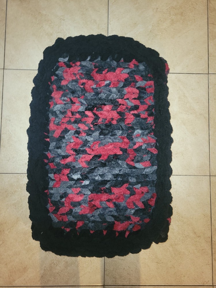 Pet Bed: 20"×30"×5 Hand Knit, Chenille Yarn