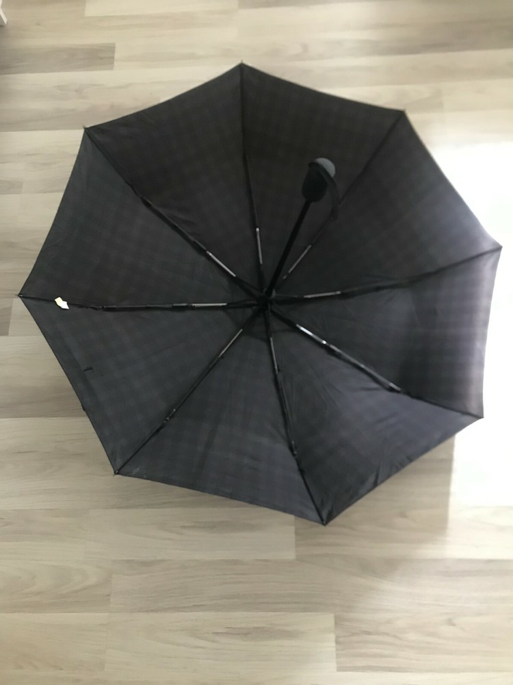 Umbrella with no damage good condation