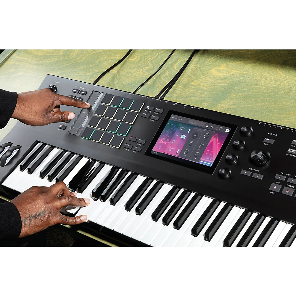 Akai Professional MPC Key 61 Production Synthesizer Essentials Bundle