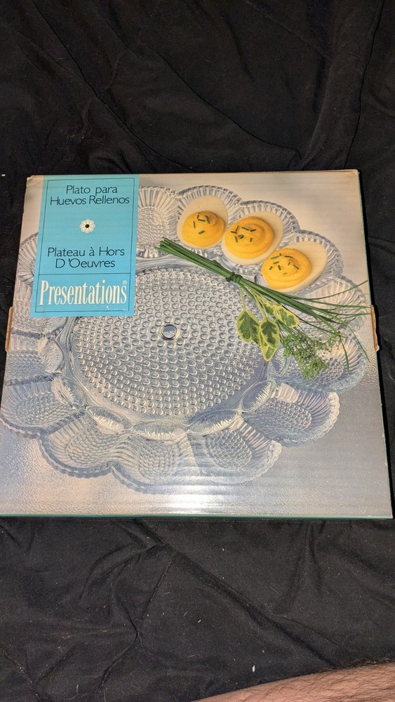 PRESENTATIONS HOBNAIL DEVILED EGG/RELISH DISH ORIGINAL BOX NEW