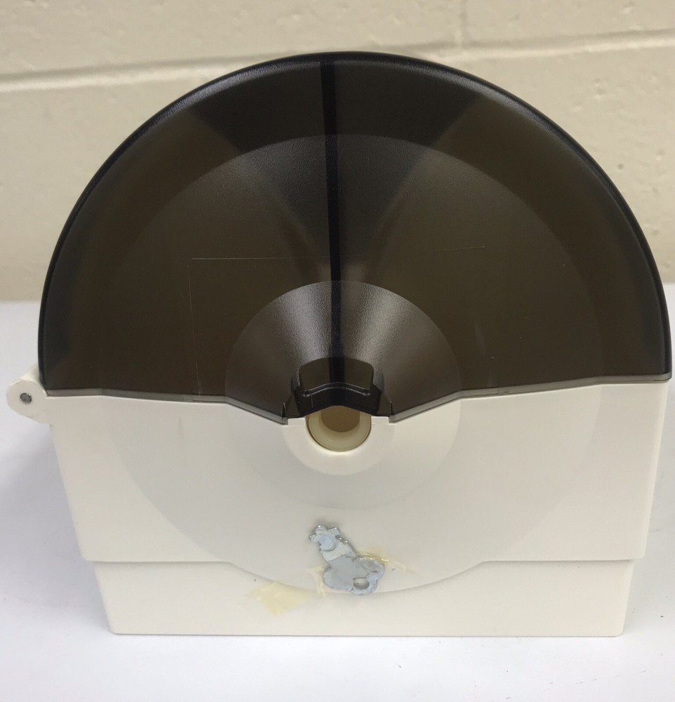 Centerpull Junior Capacity Paper Towel Dispenser Georgia-Pacific Translucent