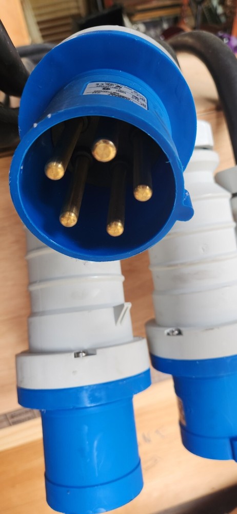 Server Technology PRO2 HDOT Monitored Rack-Mount PDU - 36 Outlet