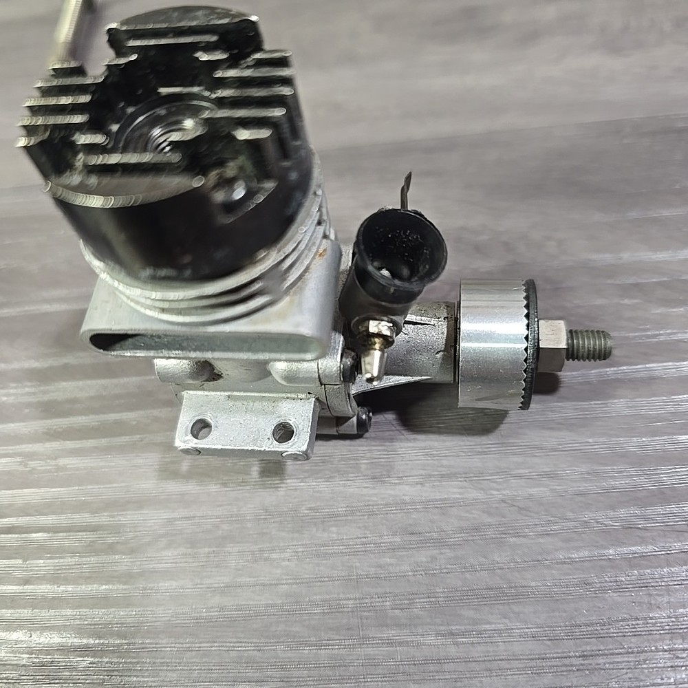 Fuji Model Gas Engine 099sr