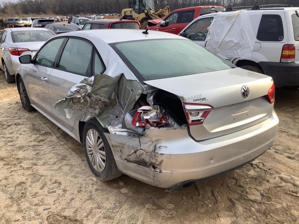 PASSAT 2014 Glove Box 4983673