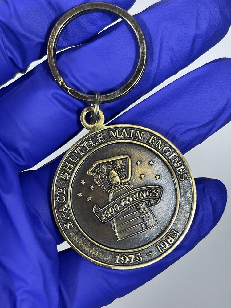 1983 Rocketdyne Space Shuttle Main Engine SSME 1000 Firings Keychain