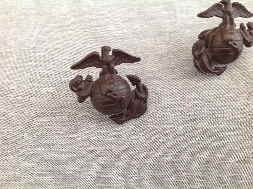 2 Krew USMC Screw Back Hat Badges