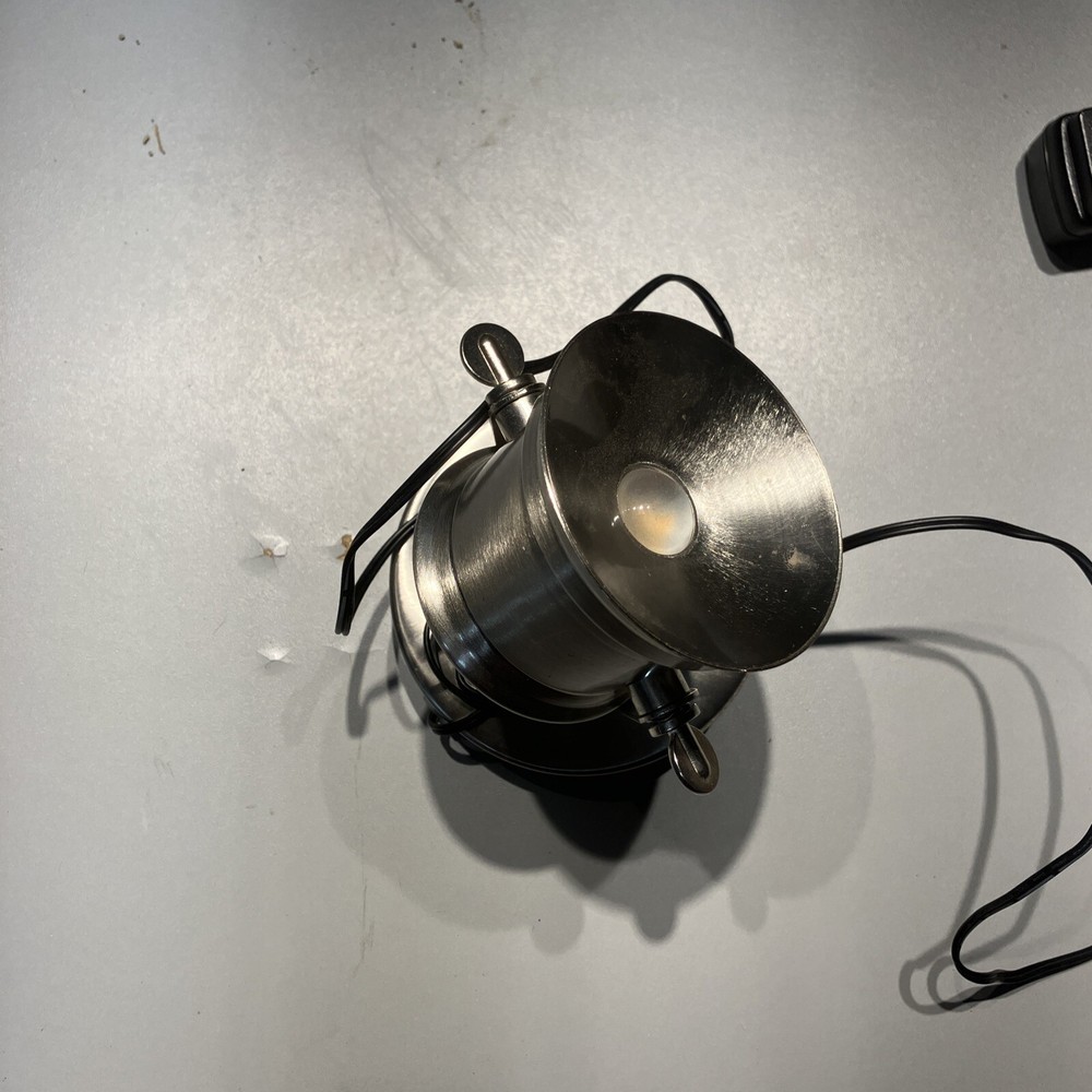 Desktop Spotlight crome very bright