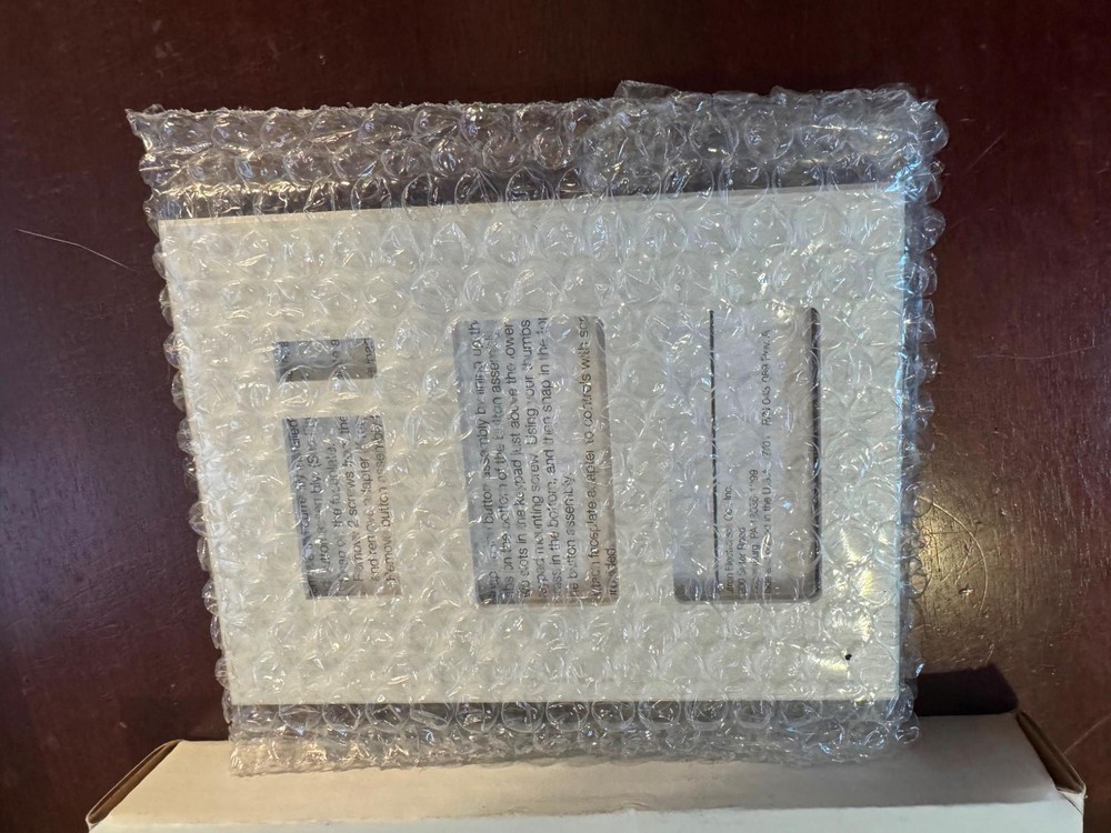 LUTRON FP-COM3-MPLLP 3 GANG PLASTIC DIMMER SELECTOR COM WHITE DEVICE PLATE