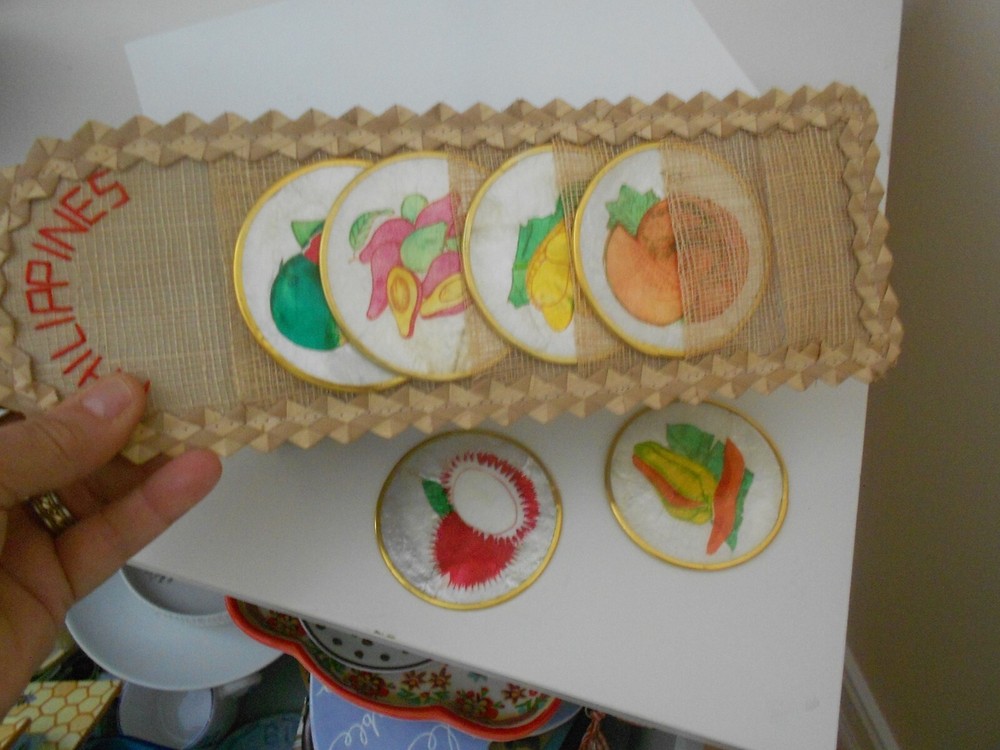 PHILIPPINES SOUVENIR HANGING (6) SHELL COASTERS & HOLDER