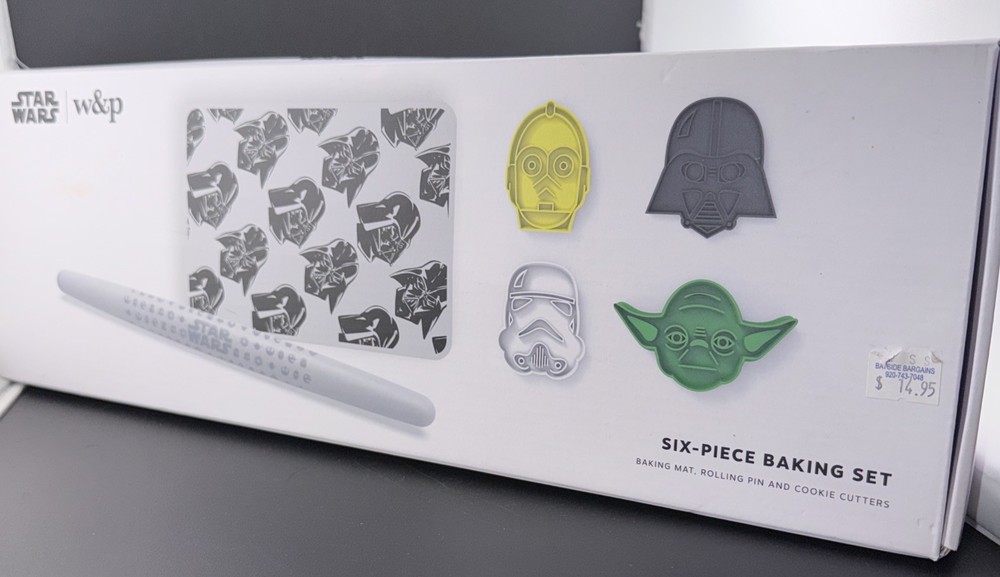 Star Wars • 6 Piece Baking Set • Baking Mat Rolling Pin & Cookie Cutters