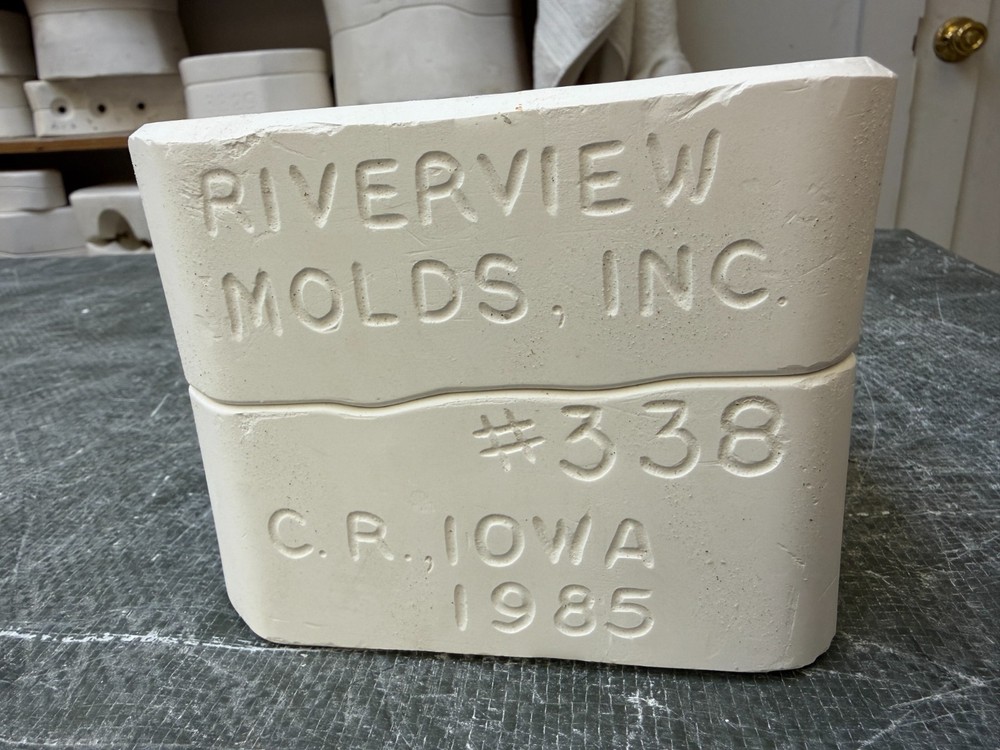 VINTAGE RIVERVIEW CERAMIC MOLD #338 FOX